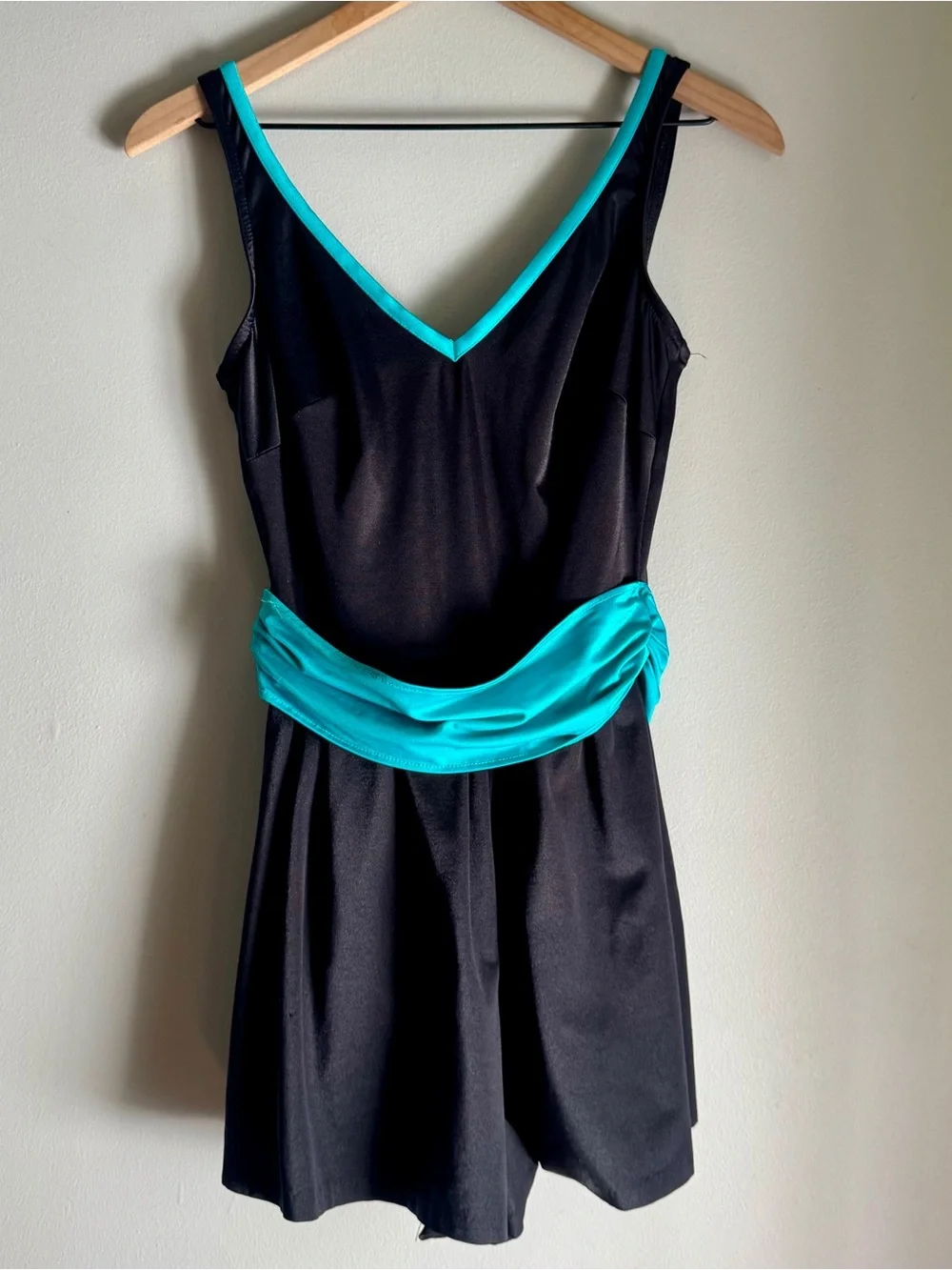 Mainstream Vintage 90’s Black and Blue One Piece Swimsuit Romper Size 16